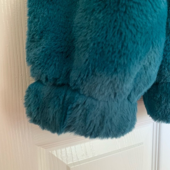 NWT UGG Faux Fur Coat: Ocean Blue, Zip Close 2 Large Pockets Fabric: Polyester M - Picture 7 of 10